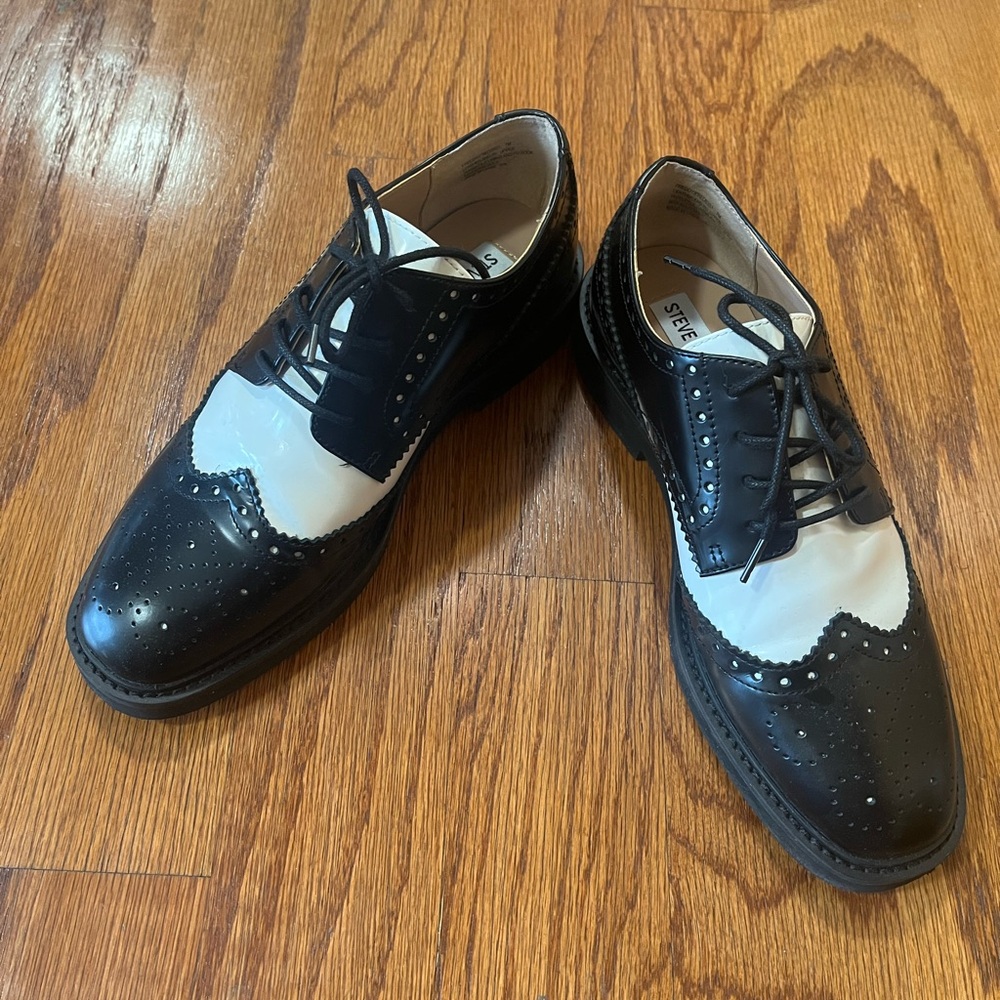 Steve Madden Black and White Oxfords